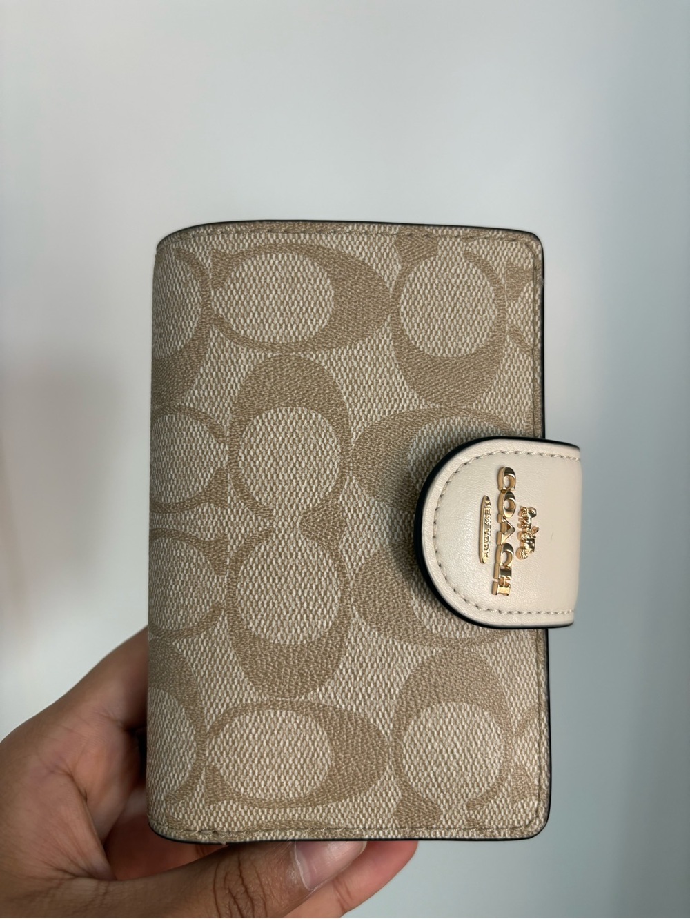 Coach Bucket Bag with Wallet & Wristlet in Chalk - Picture 10 of 16